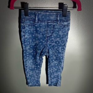 Levi’s jogging with floral pattern
